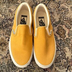 Custom women’s vans, mustard. Size, 7